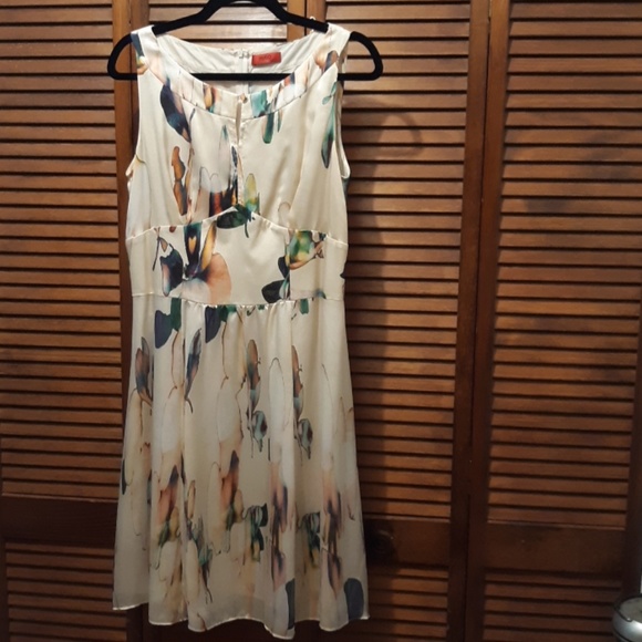 Hugo Boss Dresses & Skirts - 100% silk Hugo Boss dress, size 8
